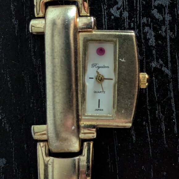 Royalton Quartz Women's Slide-out Watch - Picture 1 of 9